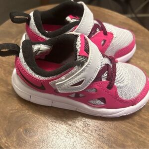 Nike Free Run 2 Hook and Loop Stay-Put Closure Size 8